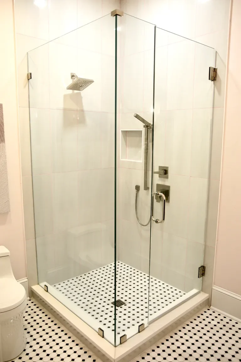 Stumpf walk-in shower